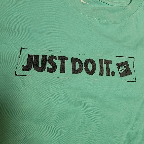 Women's Nike Crop and Tank Top Bundle size L - Picture 3 of 10